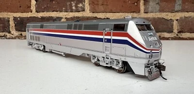 Athearn ATHG82379 P40DC Amtrak Phase III #822 Locomotive w/DCC & Sound HO Scale - Image 1 of 4