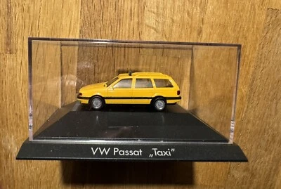 Top: Herpa 20835 VW Passat B3 Taxi PC Vitrine Automodell 1:87 OVP! - Bild 1 von 3