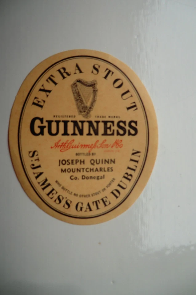 MINT GUINNESS EXTRA STOUT BOTTLE LABEL BOTTLED BY QUINN MOUNTCHARLES DONEGAL  - Image 1 of 1