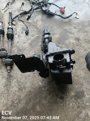 Limpiador de aire de aspiración natural compatible con 18-23 MAZDA CX-5 7757408 Foto 1 de 4