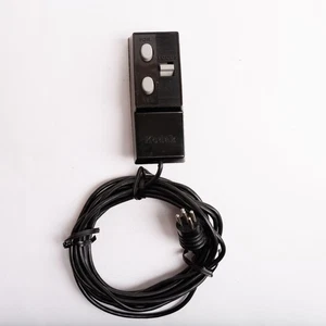 KODAK Carousel Slide Projector 750 760H 800 w/ 5-PIN Remote & Focus Control - Picture 1 of 5