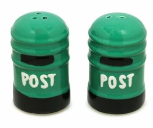 2 tlg SET KERAMIK SALZ & PFEFFERSTREUER, ca. 3", ENGLAND'S MAIL POST BOX, WG - Bild 1 von 2