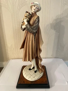 Giuseppe Armani Florence YOUNG LADY WITH YORKSHIRE TERRIER Figur 0486C - Bild 1 von 17