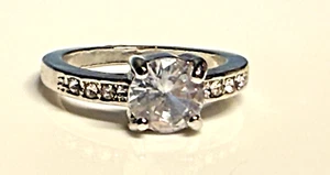 Vintage Ring Silver Tone Metal Cubic Zirconia Crystal Glass Size R - Picture 1 of 8