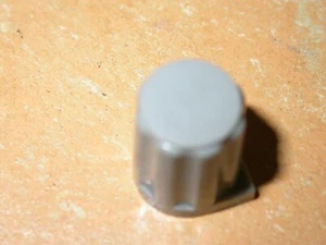 Drehknopf mit Zeiger grau (Ø x H) 13 x 16 mm Spannzange 6mm Deckel L#025-2 - Bild 1 von 4