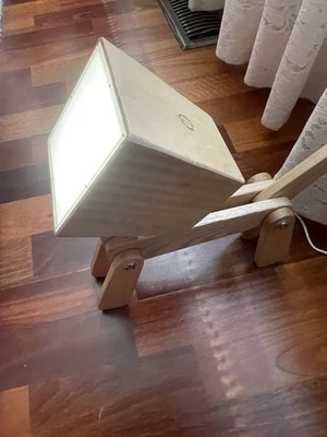 Linda lámpara de escritorio HROOME regulable con control táctil de madera para perros Foto 1 de 4