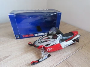 Moto de nieve modelo fundido a presión Yamaha RX-1 2004 NewRay, recuerdos a escala 1:12 (en caja) - Imagen 1 de 9