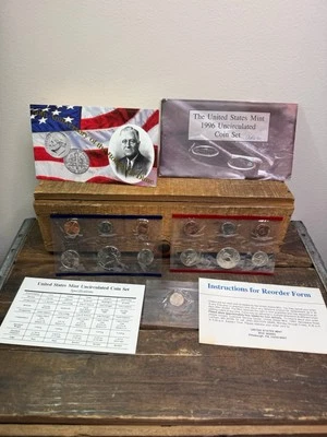 1996 US Mint Uncirculated 11-Coin P & D Set with 1996-W Roosevelt Dime - Image 1 of 2