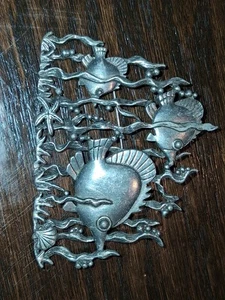 JJ Silberfarbene Fisch Brosche - Bild 1 von 2