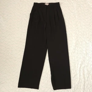 Pantalón para mujer H&M negro plisado tiro alto pierna ancha 6 - Imagen 1 de 5