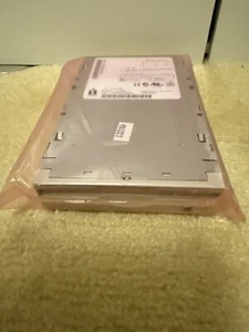 Iomega Zip 100MB IDE Internal Z100Si New OEM - Afbeelding 1 van 2