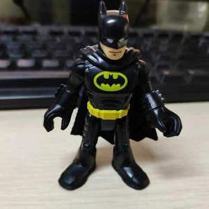 Fisher-Price Imaginext DC Super Friends Batman Yellow Belt Bat Emblem - Picture 1 of 2