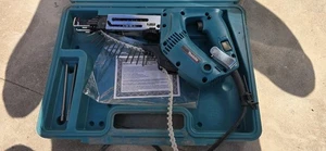 Makita Model 6832 Auto Feed Screwdriver  With  Case Tested  - Picture 1 of 8
