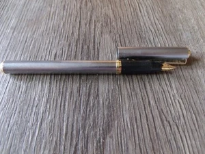 COLLECTIBLE SILVER COLORED FOUNTAIN PEN - Picture 1 of 1