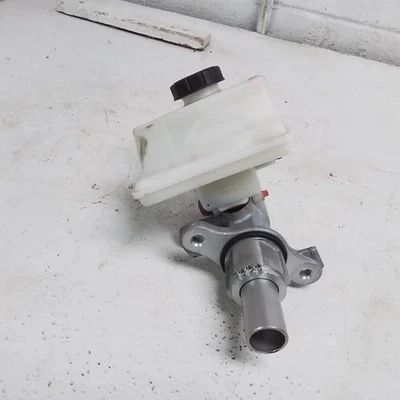 2016 MERCEDES BENZ GL63 OEM Brake Master Cylinder  - Image 1 of 4