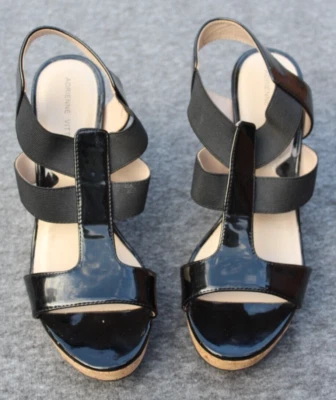 Sandalias Adrienne Vittadini AV-Chari Zapatos 9M Negro Charol Con Corcho Tacón Cuña Foto 1 de 4