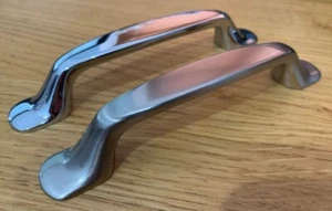 Tirador de arco Hafele Henrietta D + tornillos armario de cocina armario cajón puerta - Imagen 1 de 4