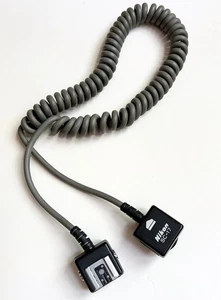 Nikon SC-17 Remote Speedlight Flash Cord Coiled Cable (Flash to ISO) - Picture 1 of 4