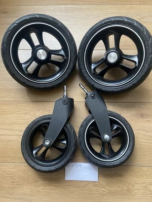 Juego completo de ruedas Mamas and Papas Flip XT3 Foto 1 de 4