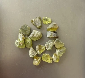 Good Lot 93 Cts Natural Green Colour Sphene Rough From Madagascar - Picture 1 of 5