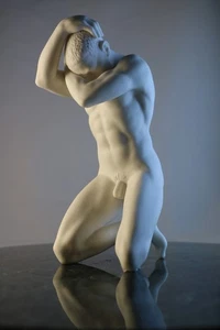 RARO Unicorn Studios Porcelana Hombre Desnudo Escultura - Figura arrodillada en Angustia - Imagen 1 de 16