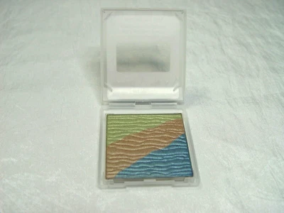 Mary Kay Mineral Eye Color ~NEW~Shade is Garden Sky #060636 - Image 1 of 3