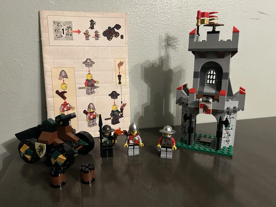 Lego Kingdoms Outpost Attack (7948) 100% completo con minifiguras Foto 1 de 4