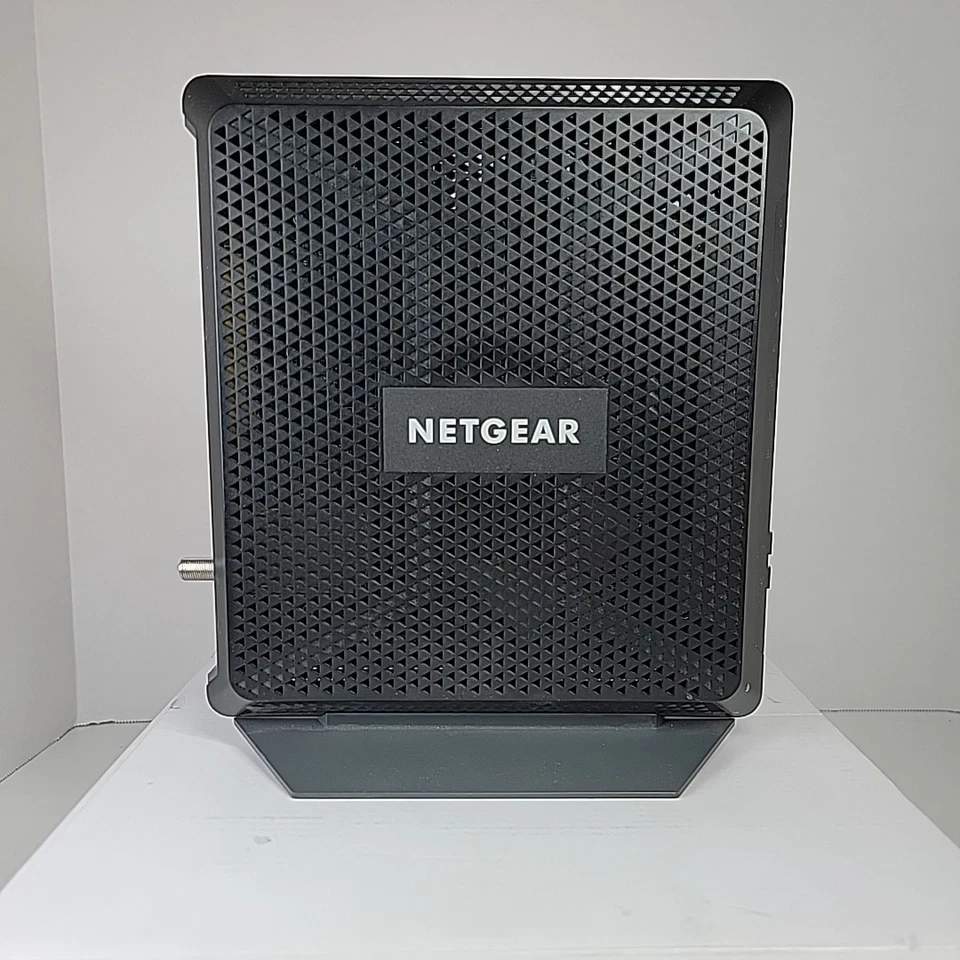 NETGEAR Nighthawk C7000 AC1900 Wi-Fi Cable Modem Router Up to 800 Mbps Black-B - Image 1 of 4