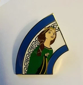 Disney Loungefly - Reina Elinor - Puzzle Personaje Valiente - Pixar - BoxLunch - Imagen 1 de 9
