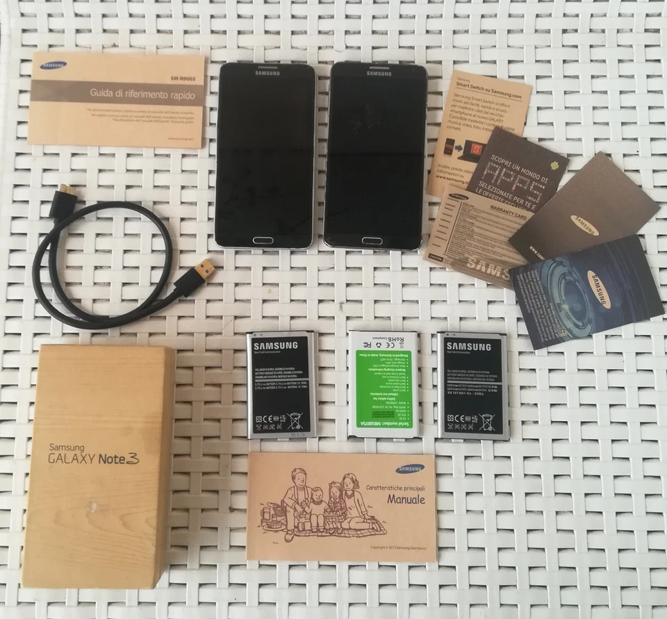 Due Samsung Galaxy Note 3 SM-N9005 con 3 batterie (leggi). - Immagine 1 di 4