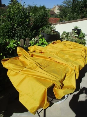 Coupon satin de coton ancien début XX  couleur jaune curry N° 1  4,68 m x 1,24 m - Photo 1/4