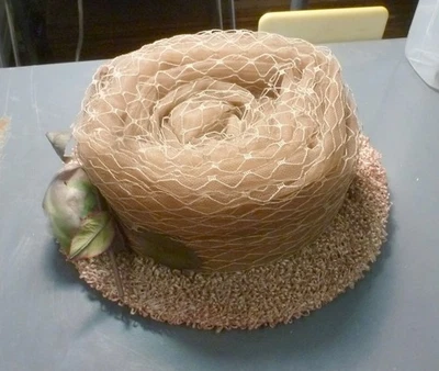 Sombrero para mujer vintage de rejilla tejida pastillero Foto 1 de 4