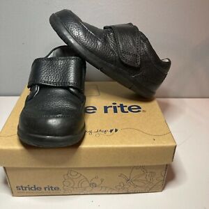 Stride Rite  Boys Black Leather Loafer SRT Ross Black Size 7M
