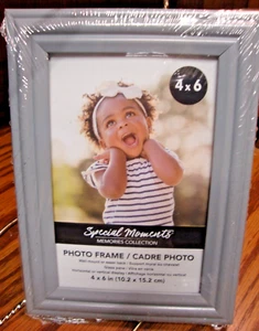 PHOTO FRAME Gray Plastic Special Moments Tabletop or Wall for 4"x6" Picture A32 - Picture 1 of 4