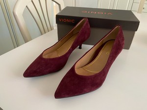 wine kitten heels