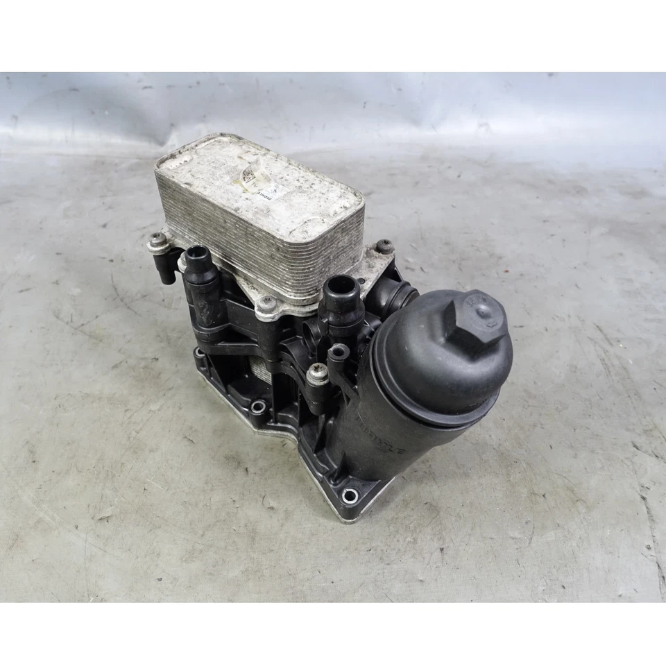 BMW F30 F10 X5 328d 535d N47 N57 2014-2018 carcasa de filtro de aceite con enfriadores OEM Foto 1 de 4