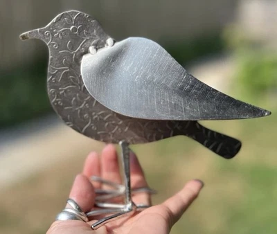 Arte popular decoración de metal rústico hecho a mano escultura de pájaro reciclado Foto 1 de 4