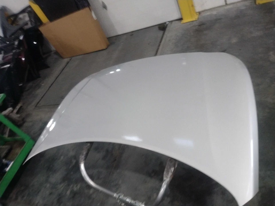 2019 Hyundai Accent OEM Silver Hood Panel - Good Condition - 66400J0000 — 第 1/4 张图片