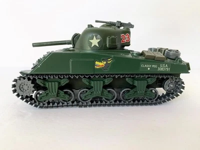 New Ray USA Sherman Battle Tank M4A3 Scale 1:32 Battery Operated 3083791 Video - Image 1 of 4