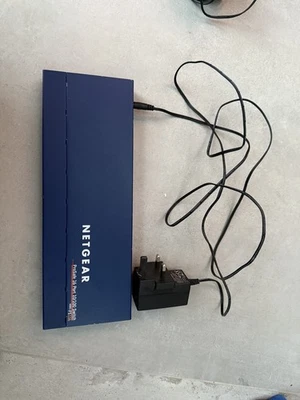 Netgear ProSafe FS116 Switch 16 Port 10/100 including Power Supply - Image 1 of 3