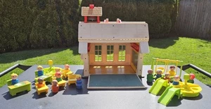 Vintage Fisher Price Little People Play Family School House #923 Accessories 70s - Picture 1 of 16