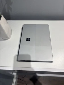Microsoft surface pro, touchscreen 2 in 1 laptop/Tablet, 8gb RAM 256gb ssd - Picture 1 of 9