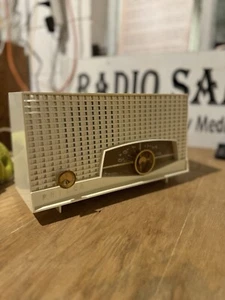 1969-1960 Philco Vintage AM Tube Radio. Full Rebuilt, Fully Cleaned, Works Great - Picture 1 of 11