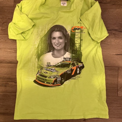 Danica Patrick Shirt Men’s Medium Green Nascar Chase Authentics Go Daddy Racing Cover