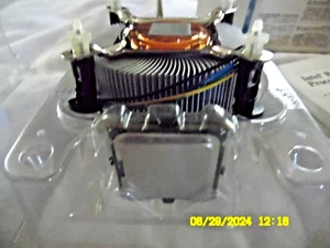 Intel Pentium 840 Dual Core 3.2 GHz EM64T Processor, LGA775 - Picture 1 of 9