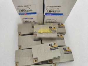 1 pezzo NUOVO OMRON V600-D8KR12 V600D8KR12 - Foto 1 di 1