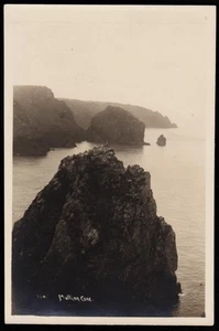 Mullion Cove Cornwall Postcard - Picture 1 of 2