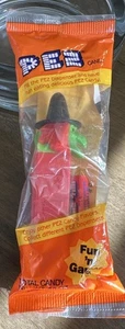 PEZ Halloween grünes Gesicht Hexe orange Stiel schwarz Hut 5,9 Österreich neu Cello - Bild 1 von 4