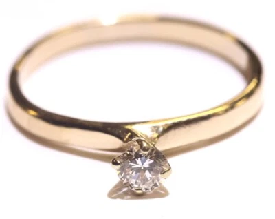 18k yellow gold .25ct VS1 J round solitaire diamond engagement ring 10 2.8G - Image 1 of 4