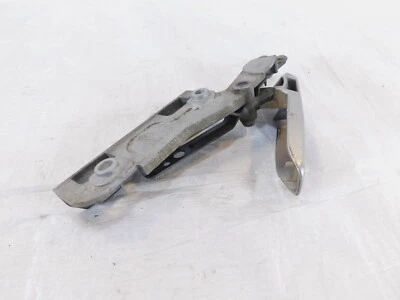 Honda ST1300 ST1300A ST1300AC Right Saddlebag Lid Lock Bracket Latch & Cover - Imagem 1 de 4